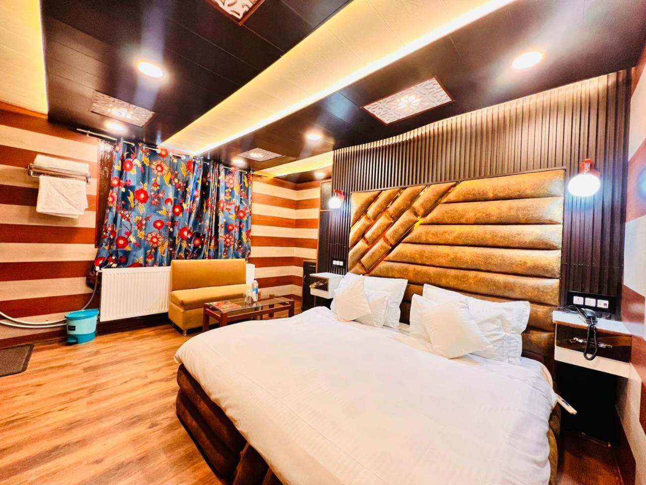 Pine View Resort Gulmarg Kültér fotó