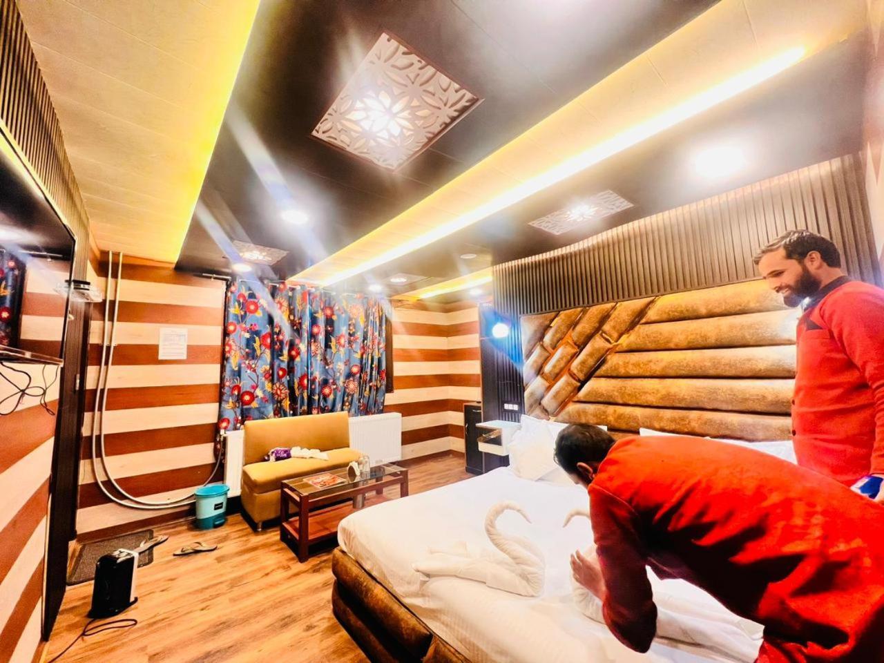 Pine View Resort Gulmarg Kültér fotó