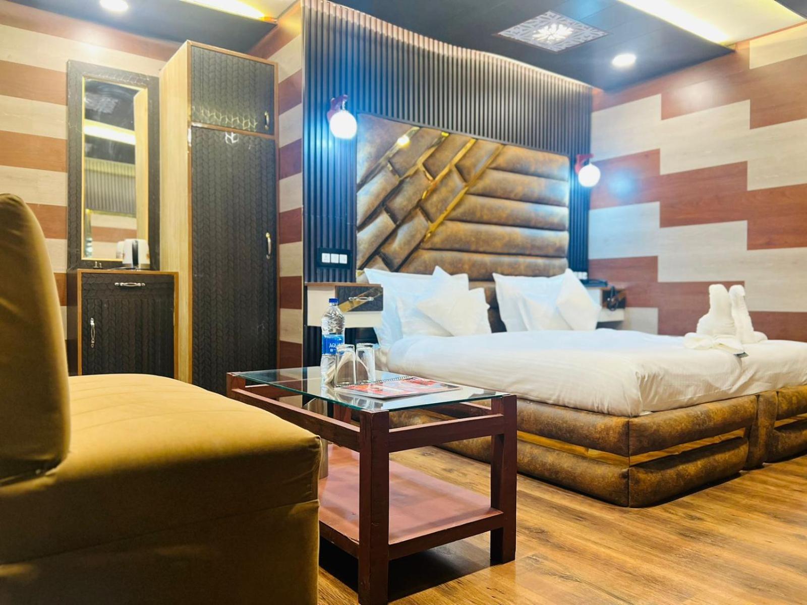 Pine View Resort Gulmarg Kültér fotó