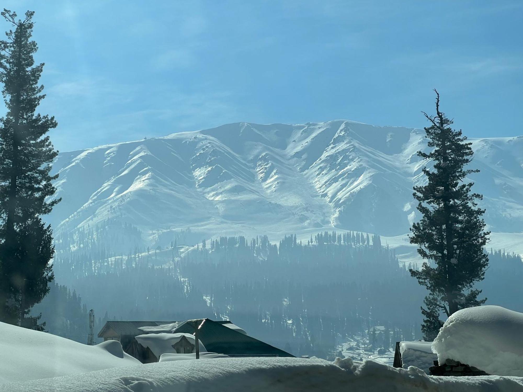 Pine View Resort Gulmarg Kültér fotó
